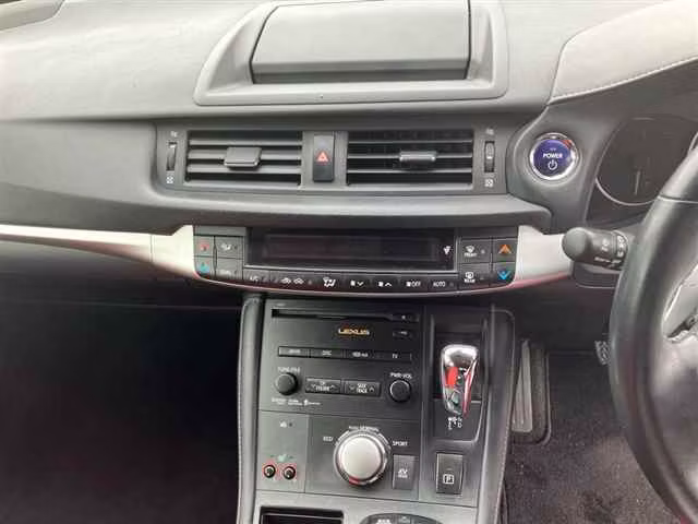 LEXUS CT200H