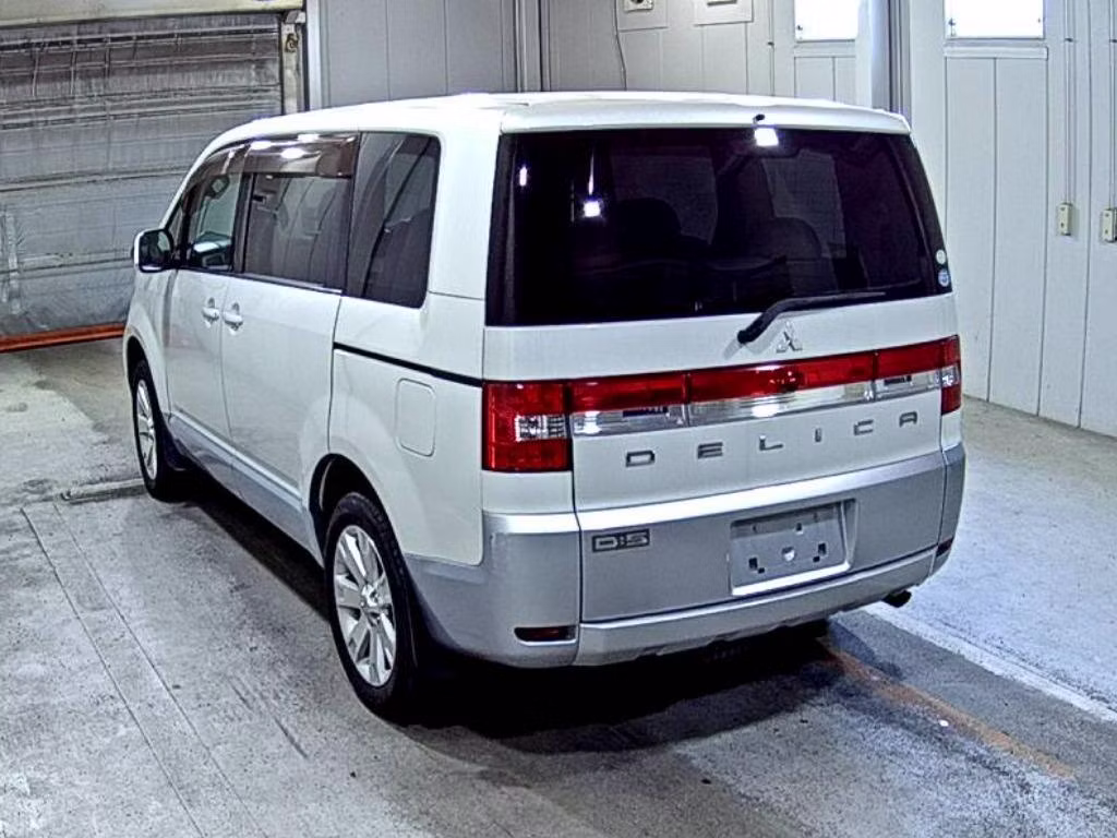 MITSUBISHI DELICA D:5