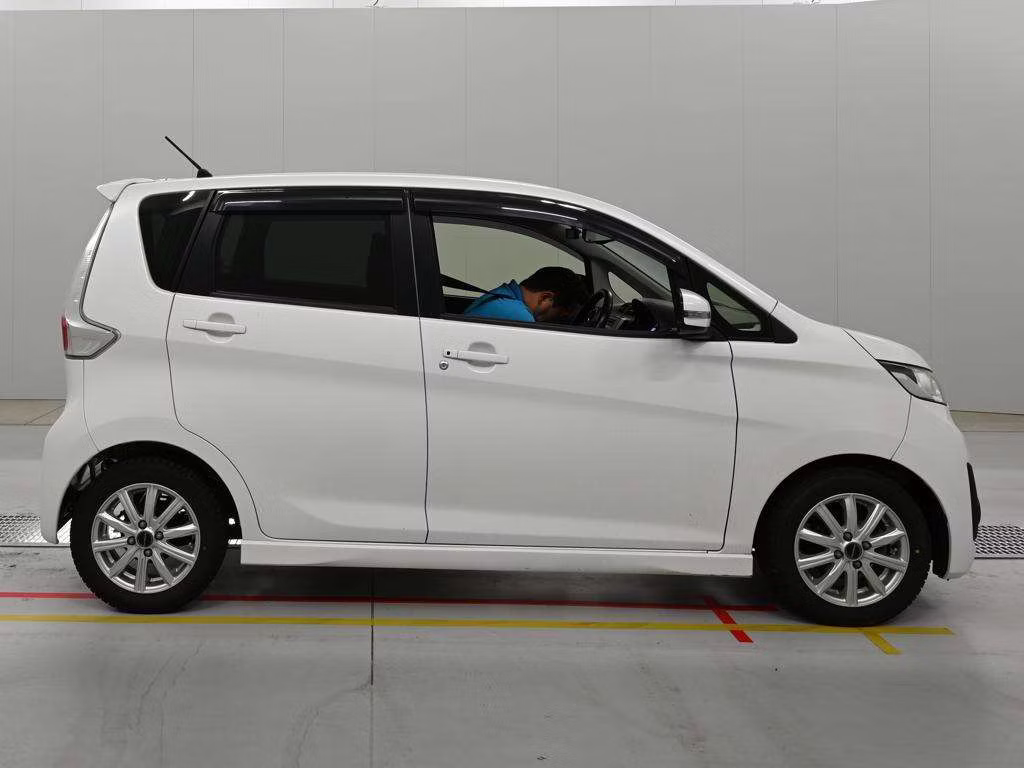 MITSUBISHI EK CUSTOM