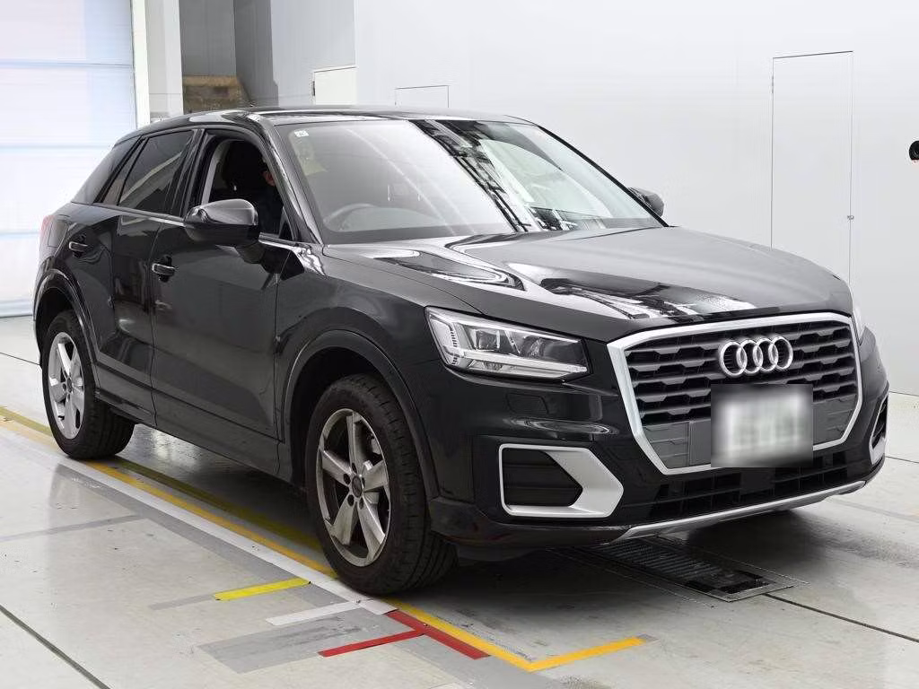 AUDI Q2