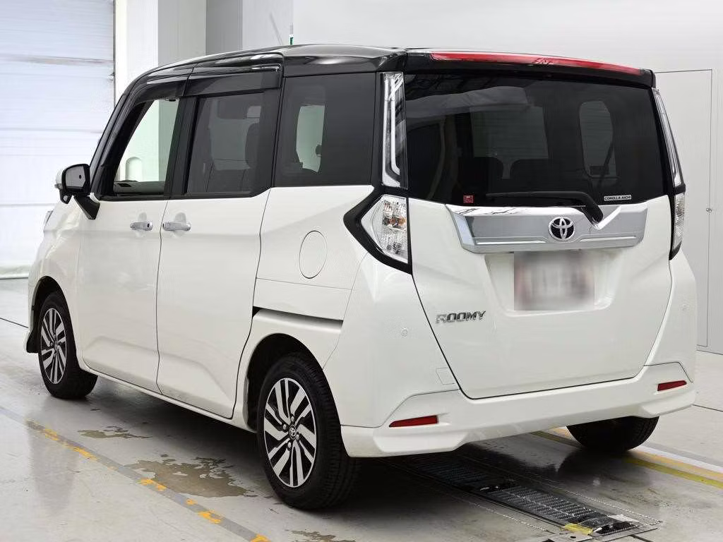 TOYOTA ROOMY