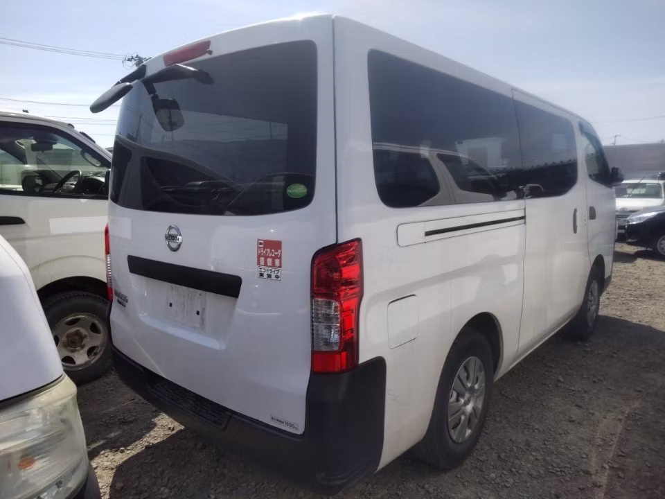 NISSAN NV350 CARAVAN