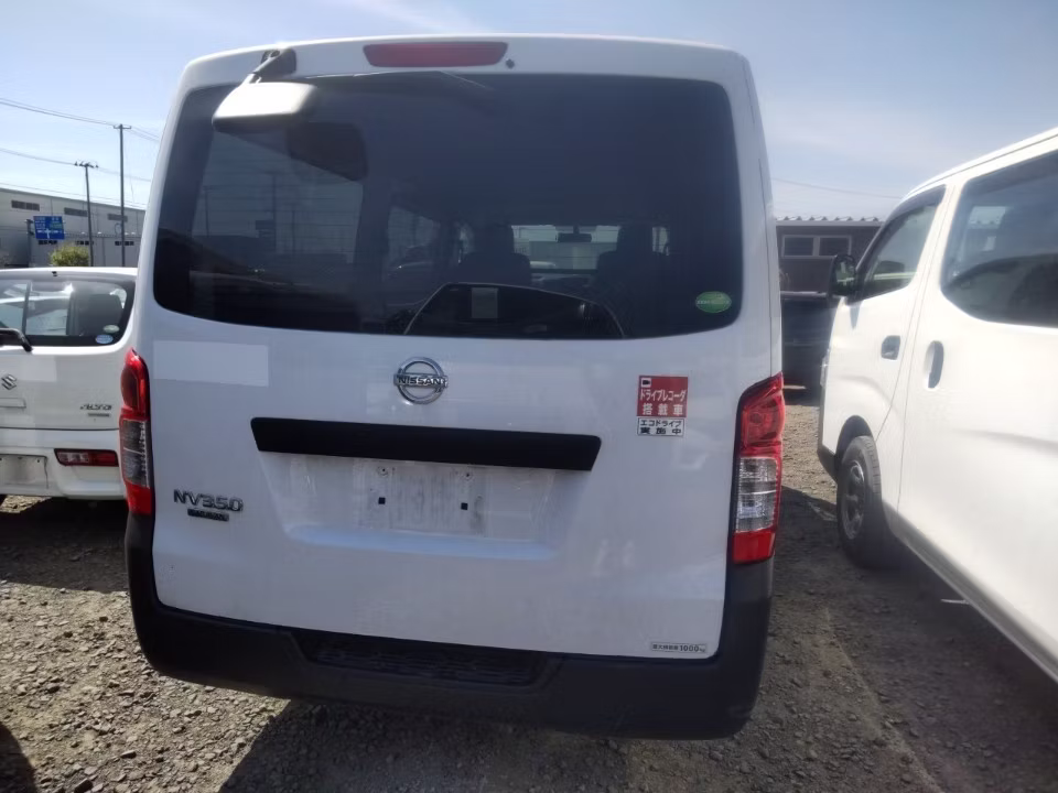 NISSAN NV350 CARAVAN