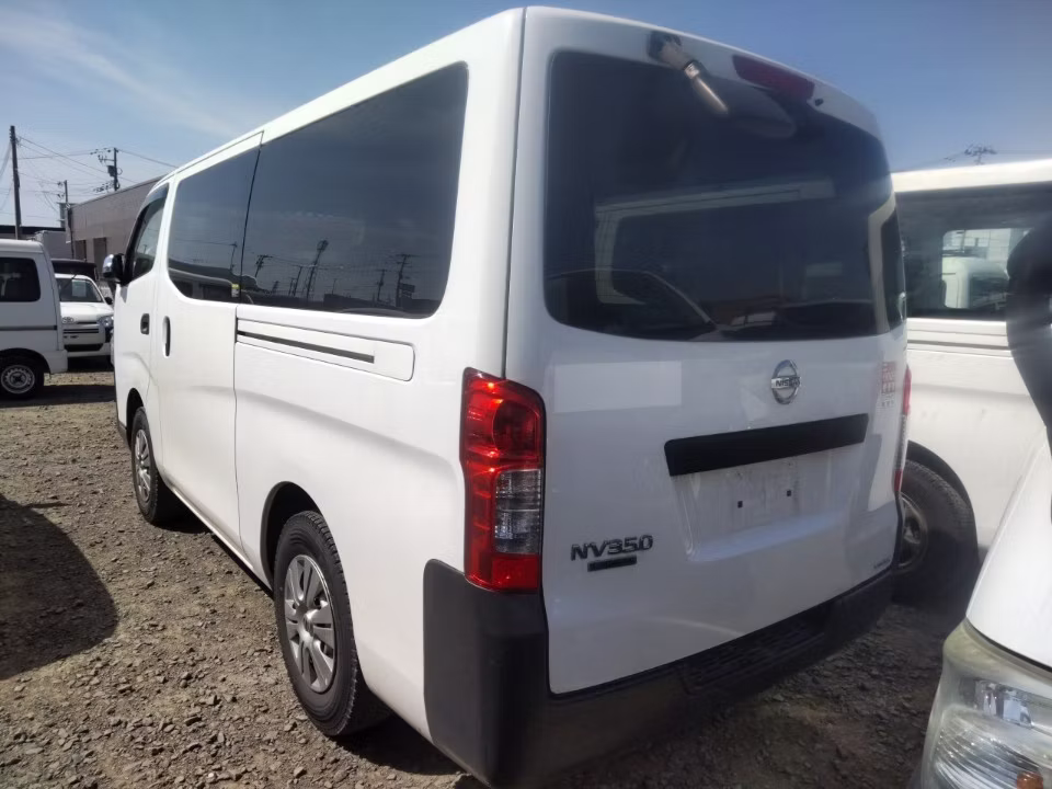 NISSAN NV350 CARAVAN