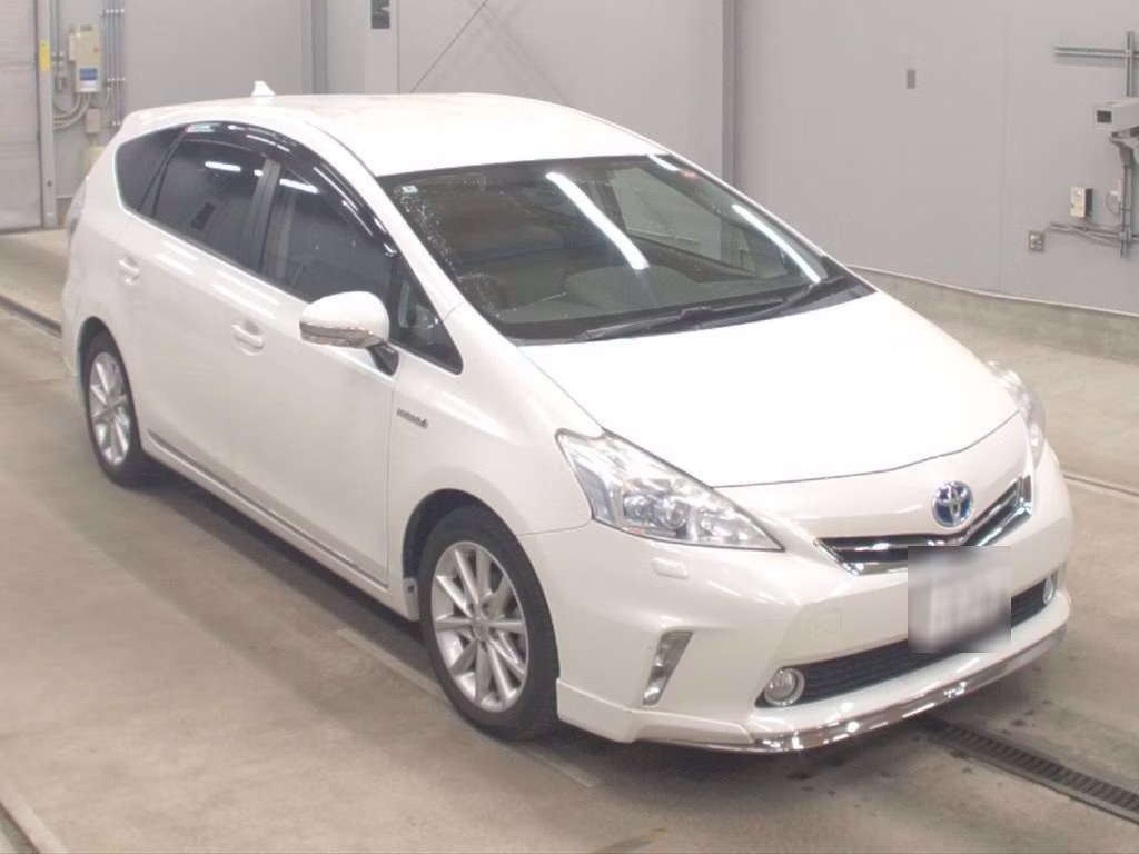 TOYOTA PRIUS ALPHA