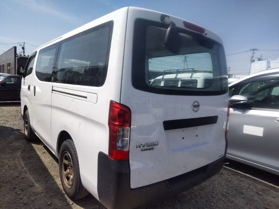 NISSAN NV350 CARAVAN
