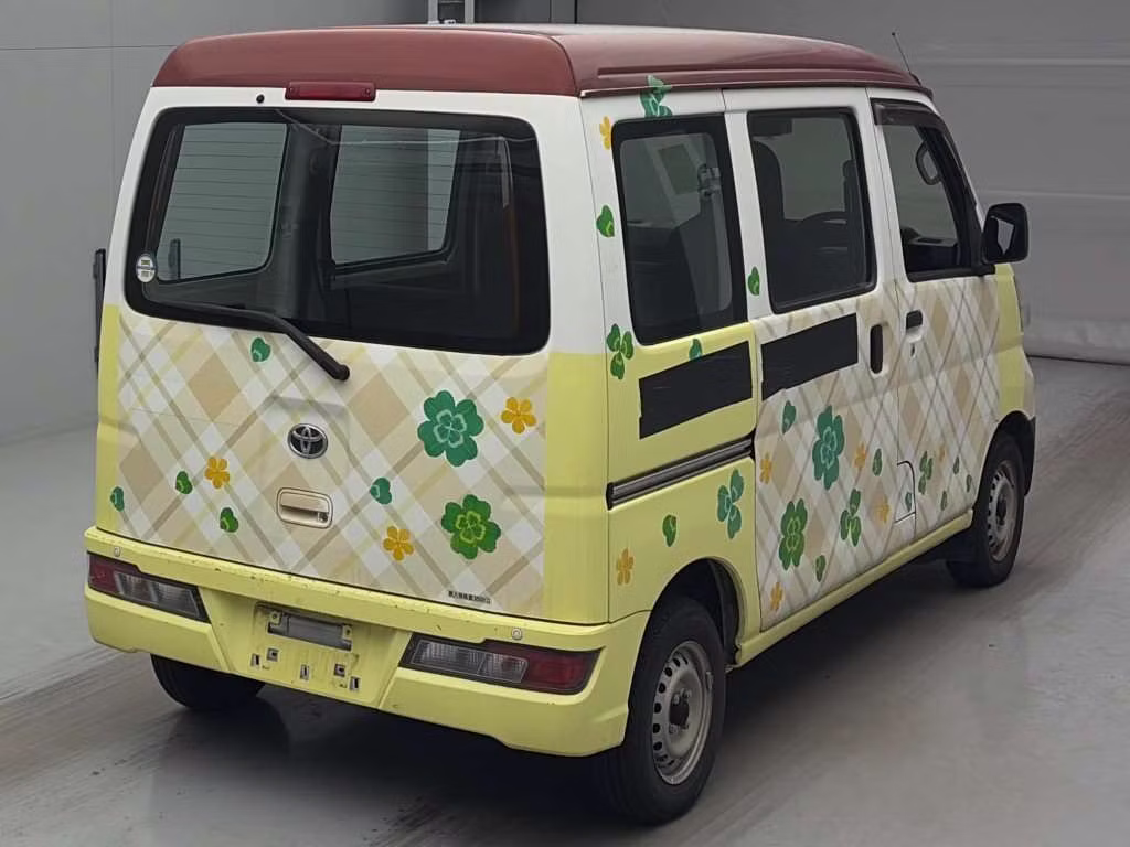 TOYOTA PIXIS VAN