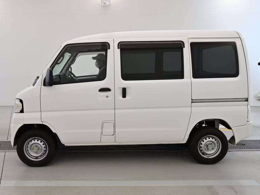 MITSUBISHI MINICAB MIEV