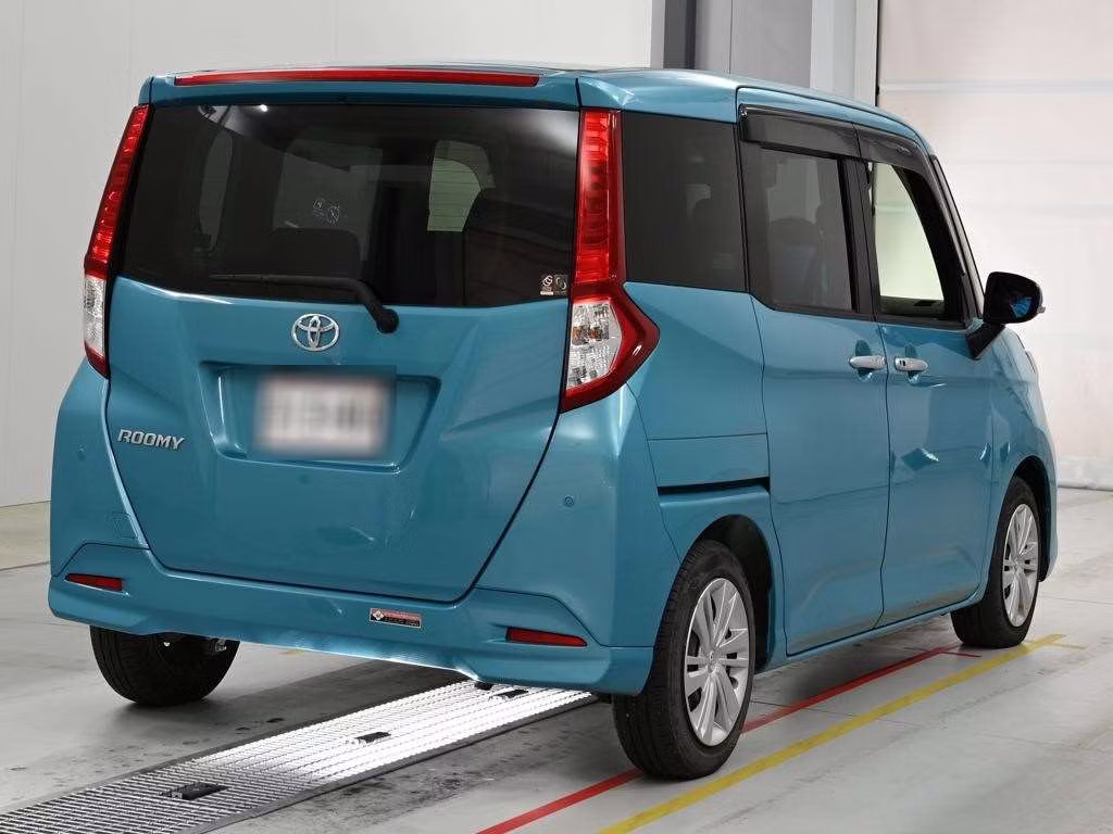 TOYOTA ROOMY