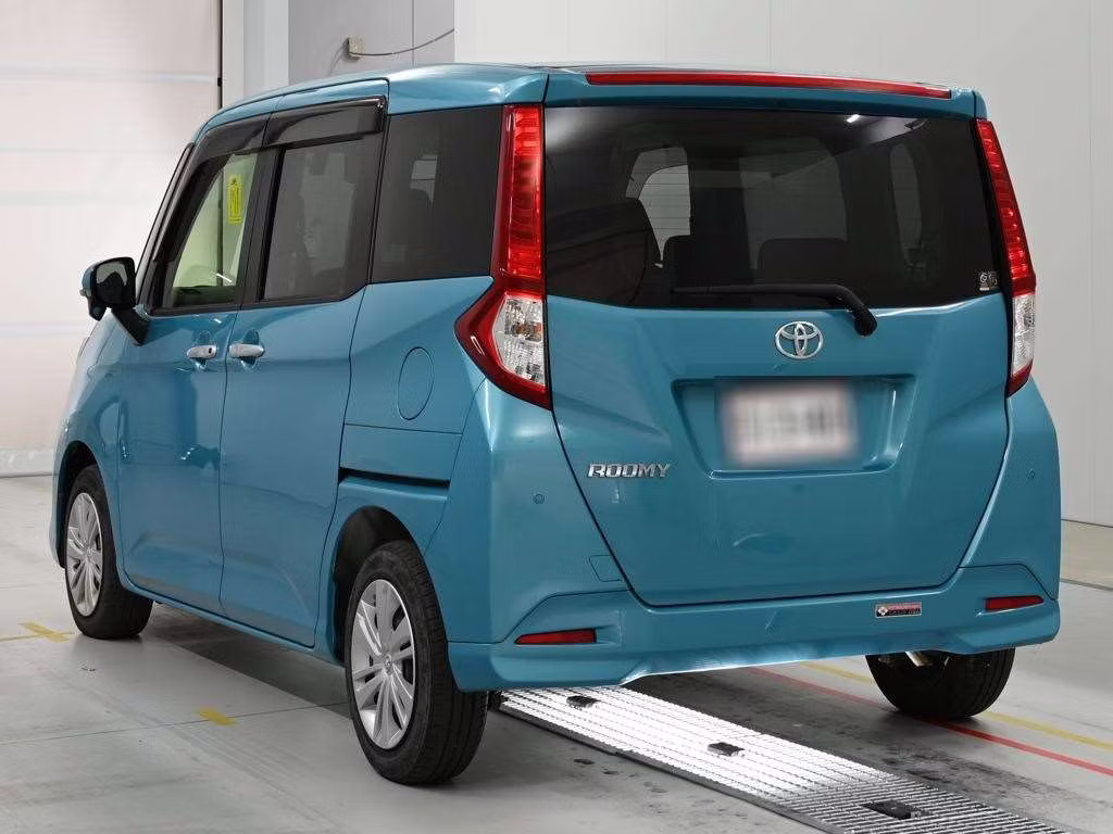 TOYOTA ROOMY