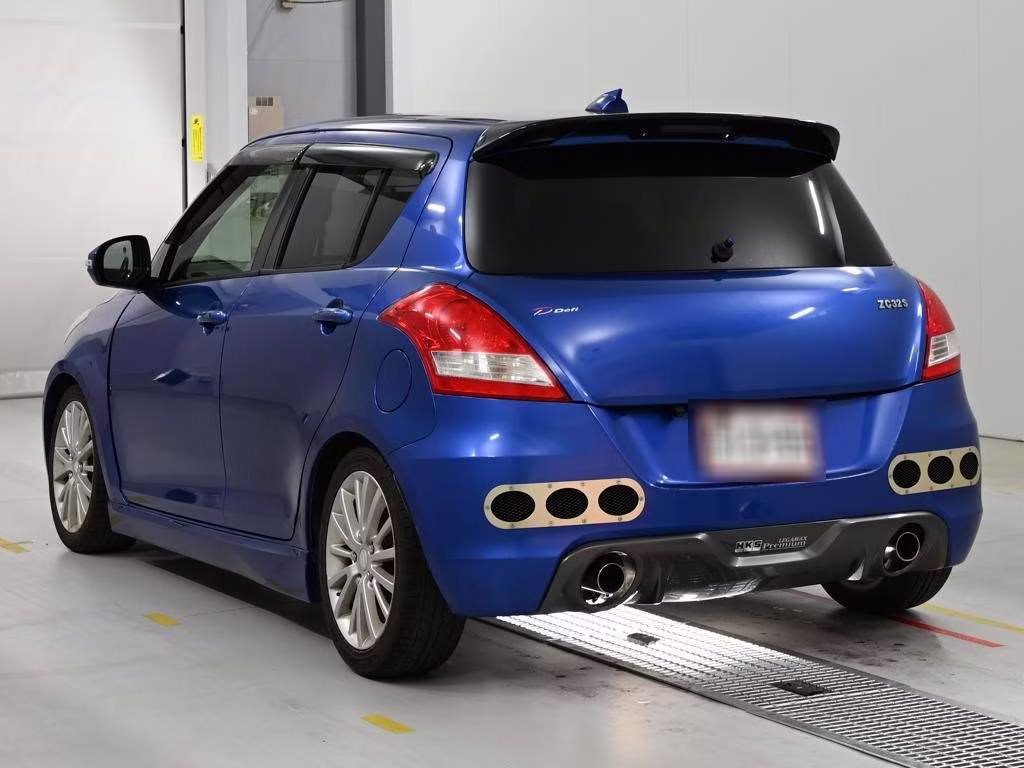 SUZUKI SWIFT