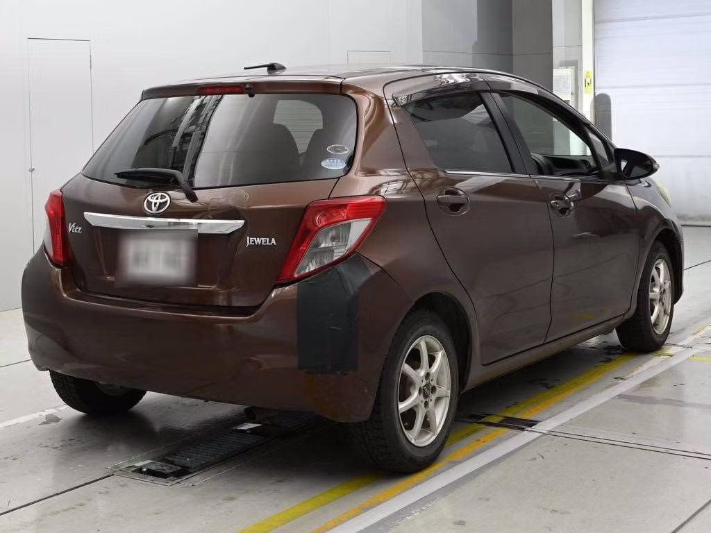 TOYOTA VITZ