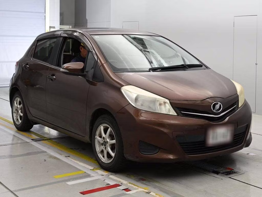 TOYOTA VITZ