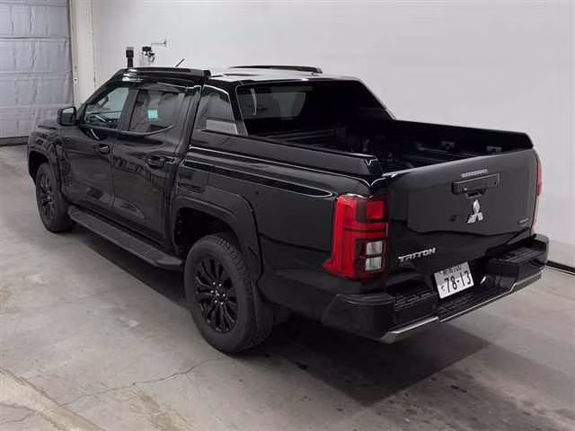 MITSUBISHI TRITON
