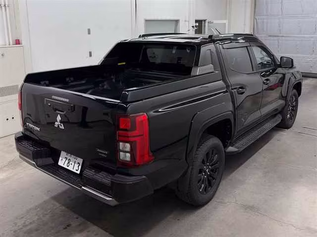 MITSUBISHI TRITON