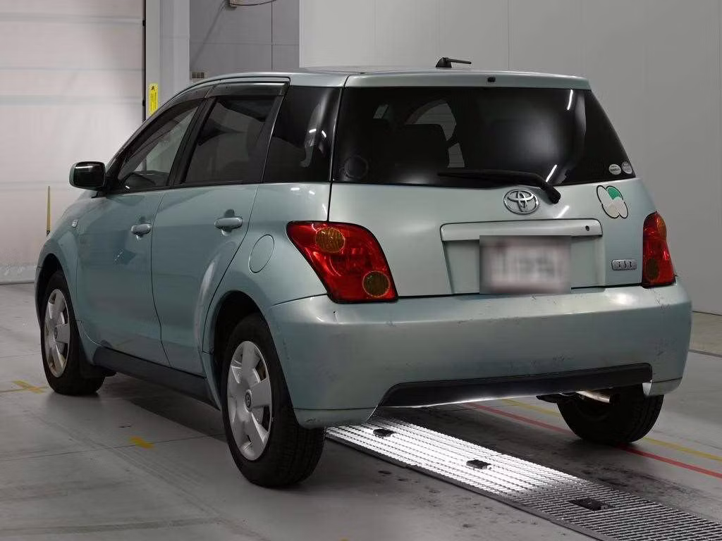 TOYOTA IST