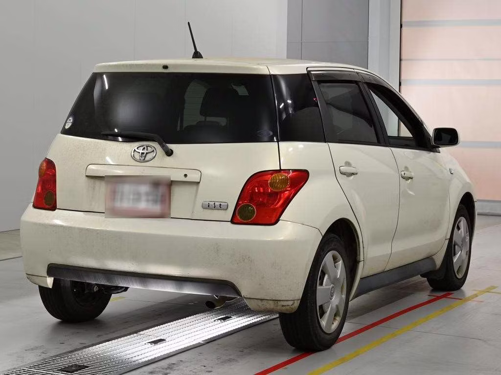 TOYOTA IST