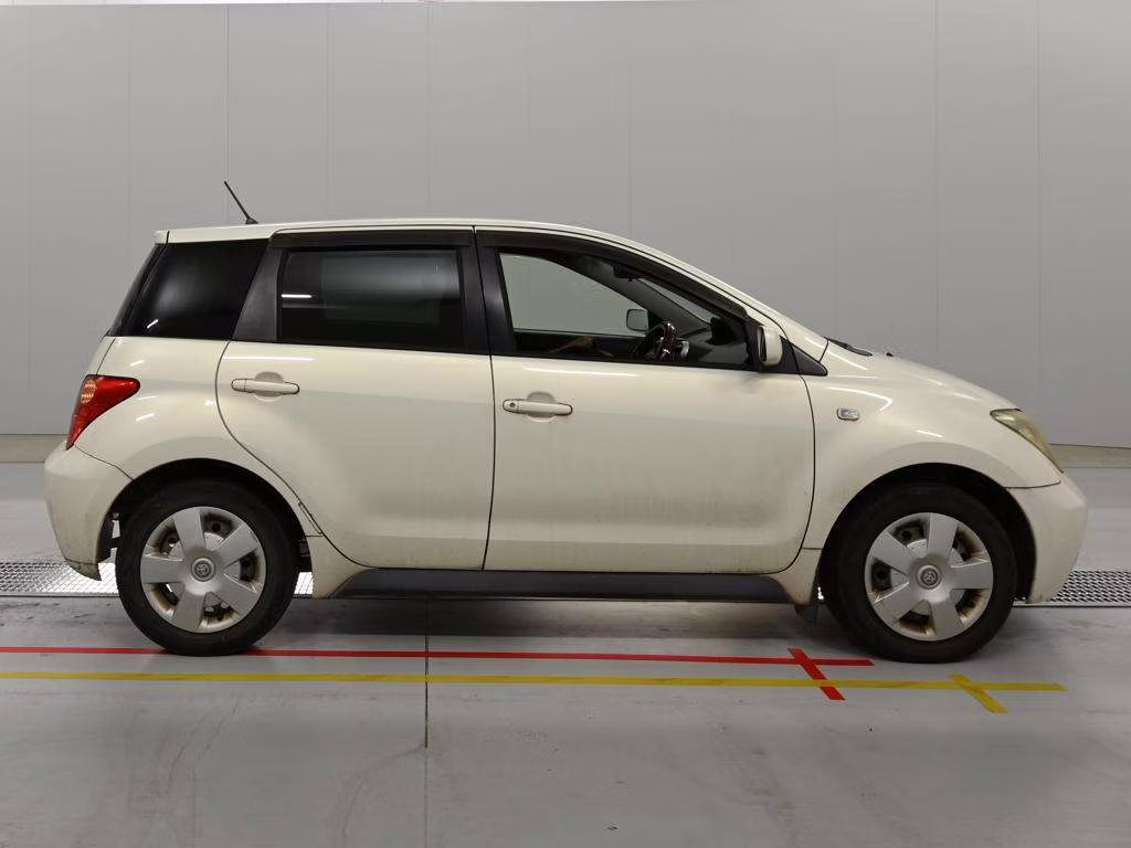 TOYOTA IST