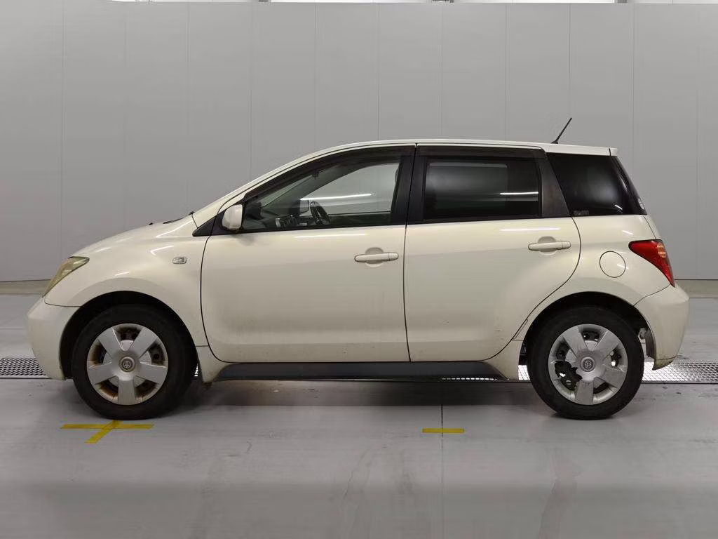 TOYOTA IST