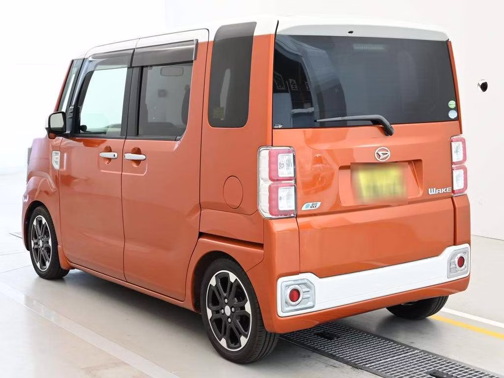 DAIHATSU WAKE