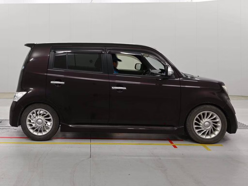 TOYOTA BB