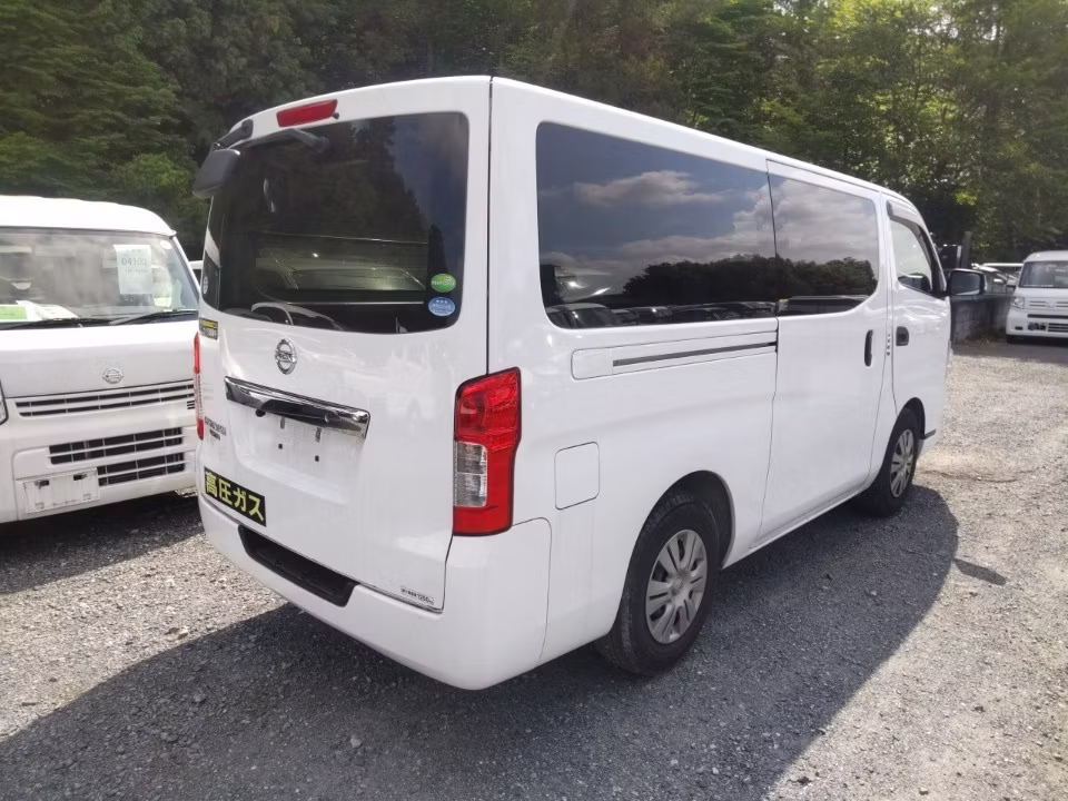 NISSAN NV350 CARAVAN