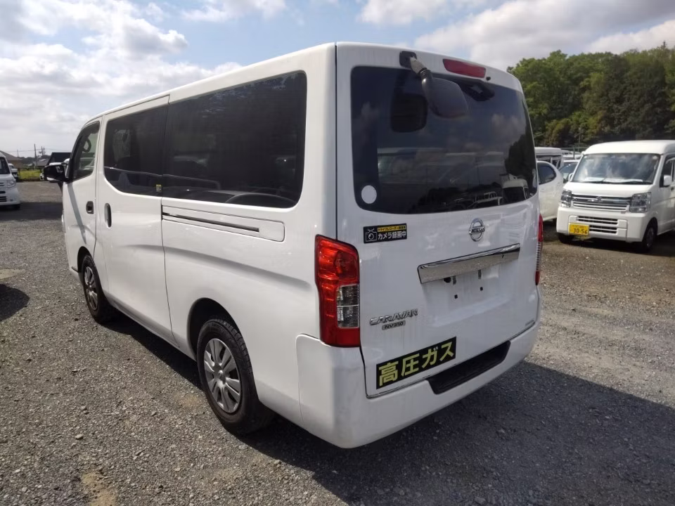 NISSAN NV350 CARAVAN