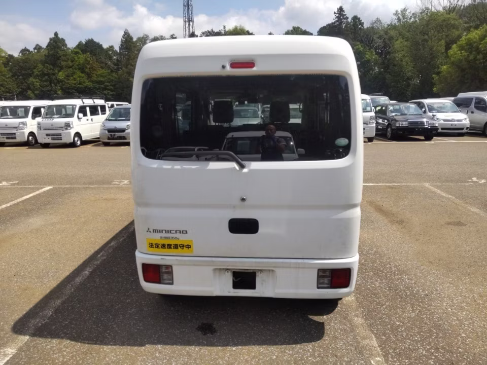 MITSUBISHI MINICAB