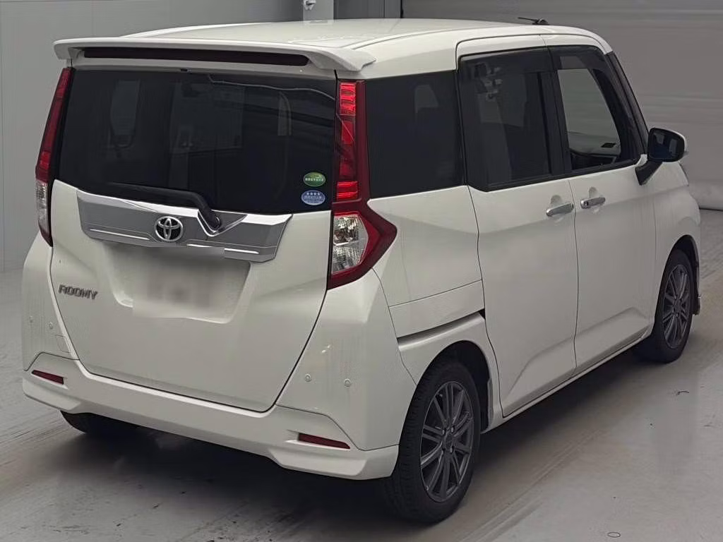 TOYOTA ROOMY