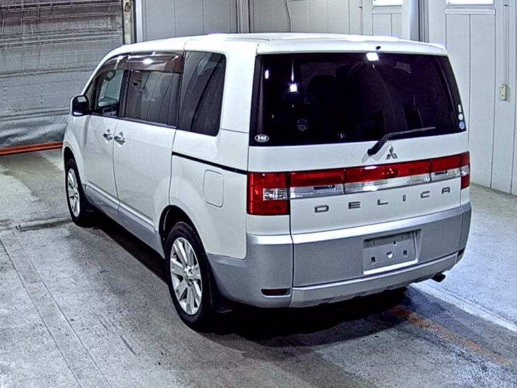 MITSUBISHI DELICA D:5