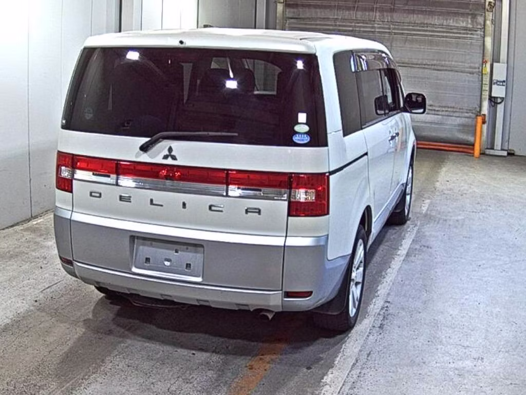 MITSUBISHI DELICA D:5