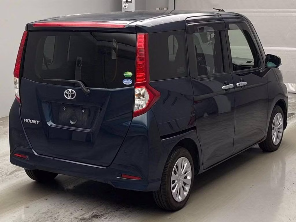 TOYOTA ROOMY