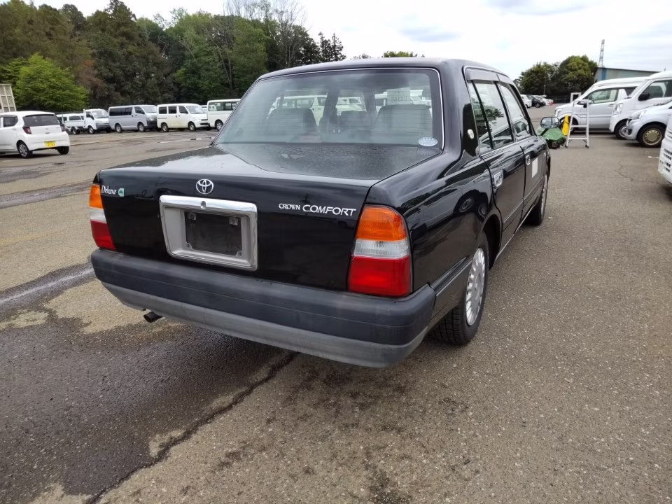 TOYOTA CROWN