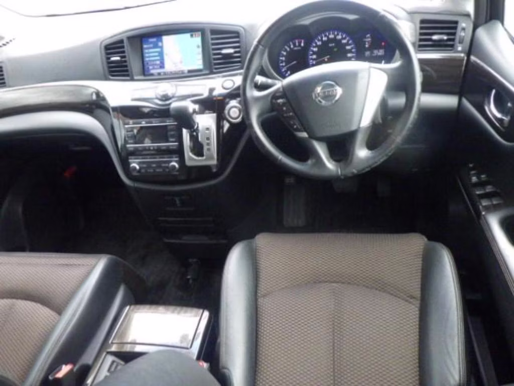 NISSAN ELGRAND