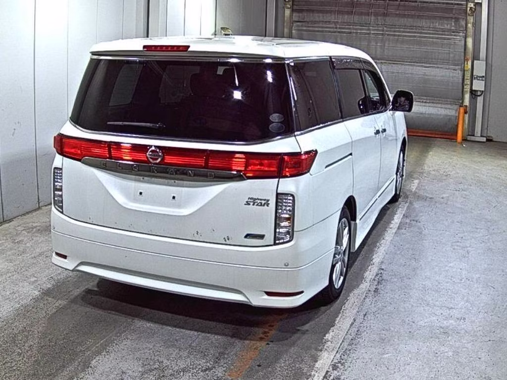 NISSAN ELGRAND