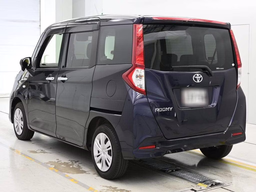 TOYOTA ROOMY