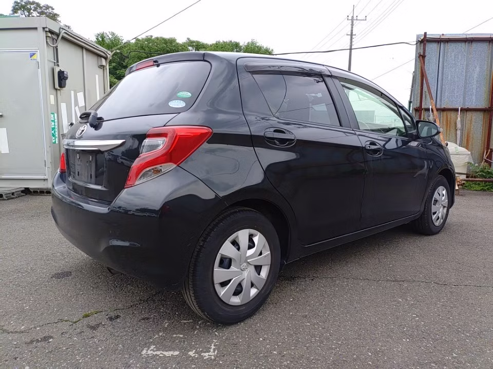 TOYOTA VITZ