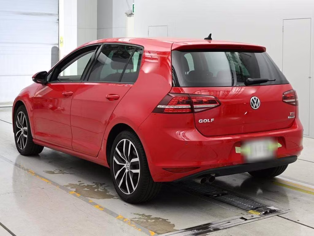 VOLKSWAGEN GOLF