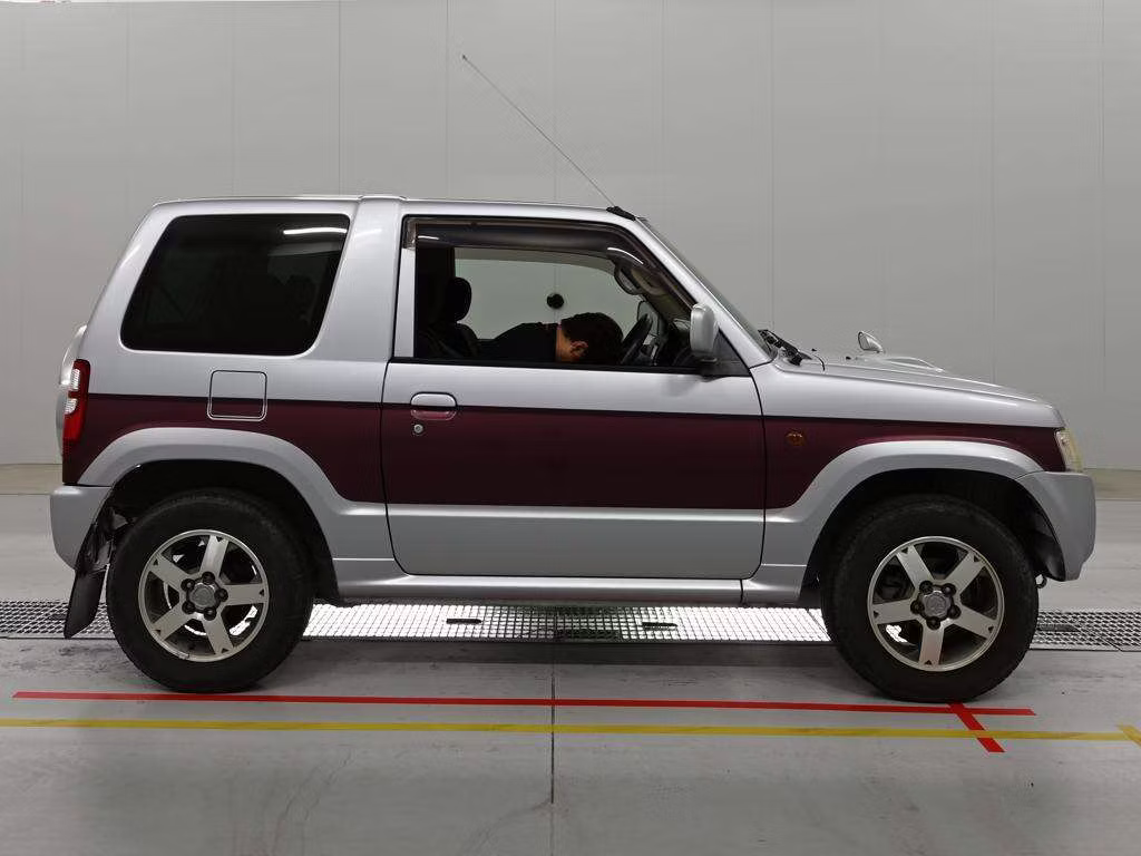 MITSUBISHI PAJERO MINI
