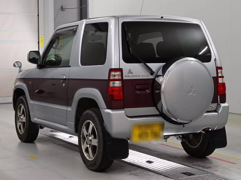 MITSUBISHI PAJERO MINI
