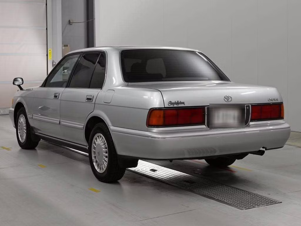 TOYOTA CROWN