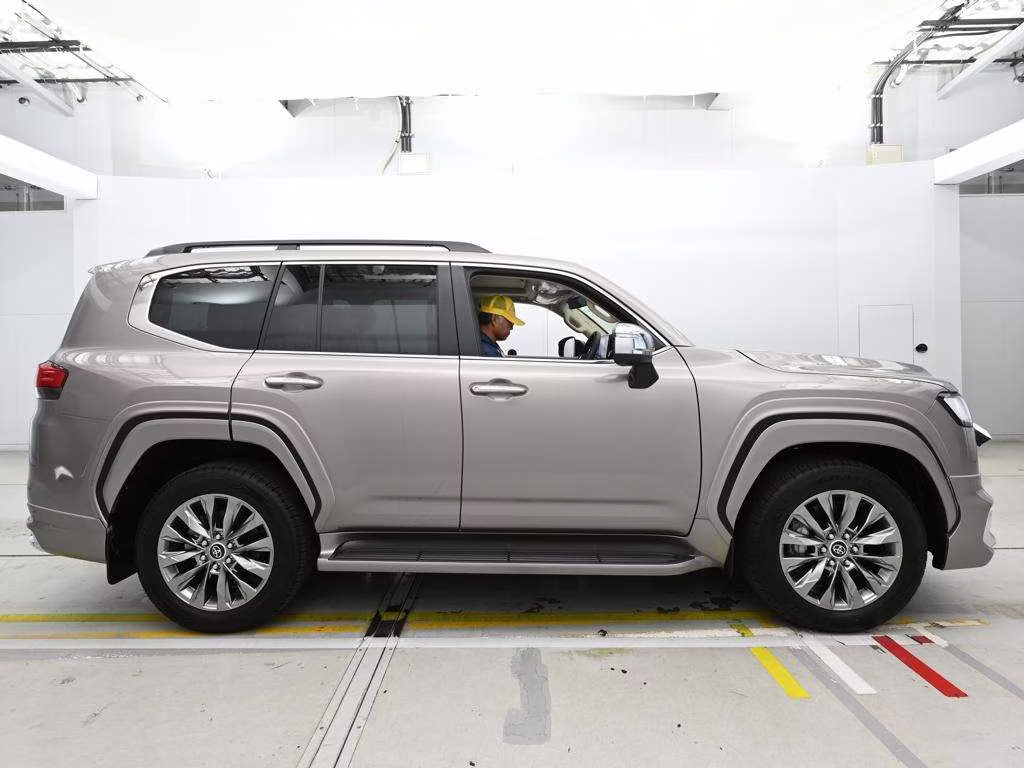 TOYOTA LAND CRUISER