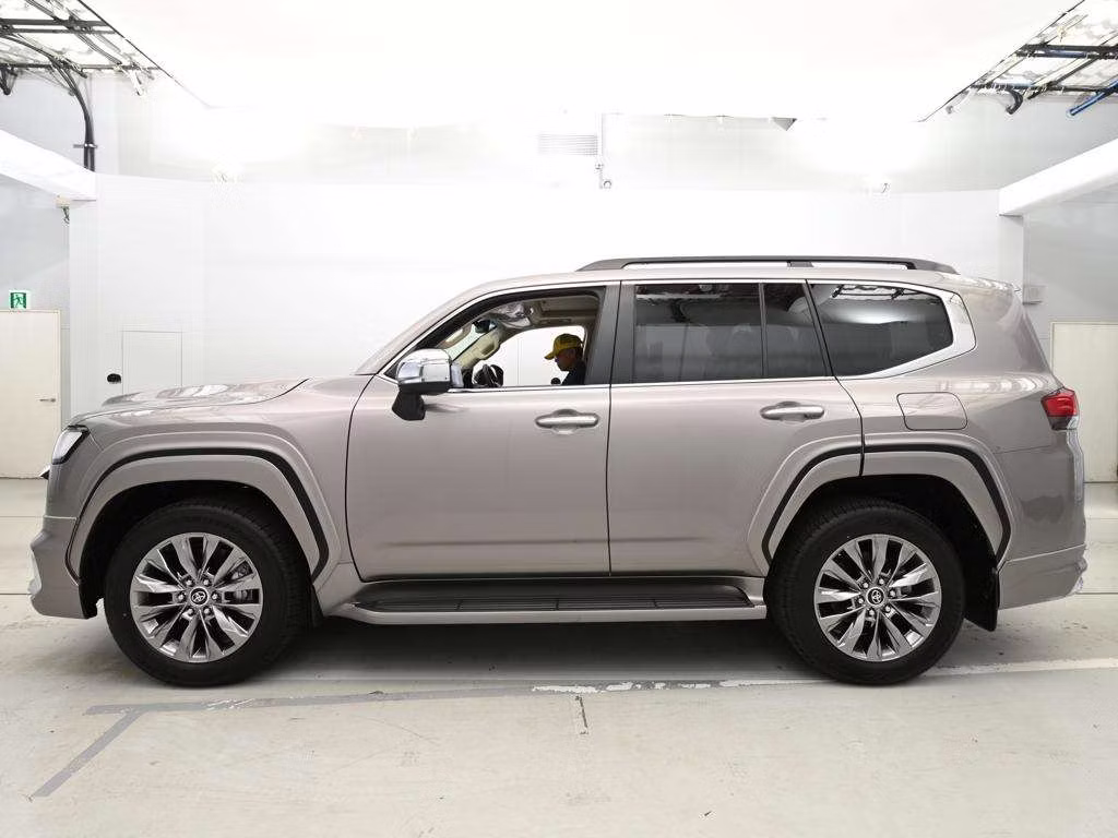 TOYOTA LAND CRUISER