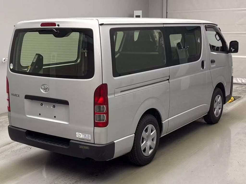 TOYOTA REGIUS ACE