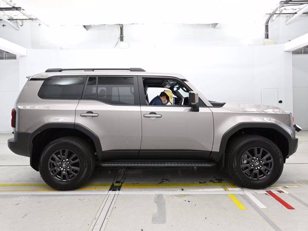 TOYOTA LAND CRUISER PRADO