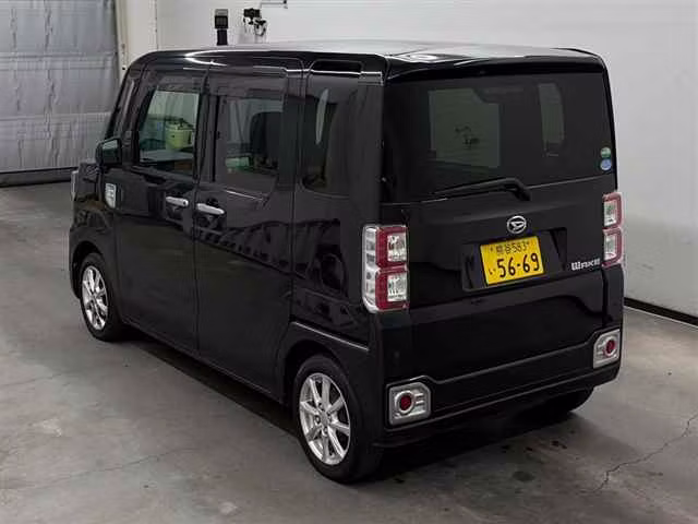 DAIHATSU WAKE