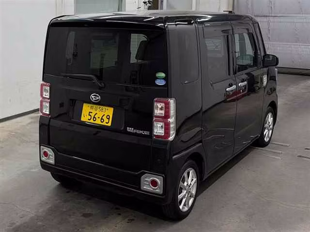DAIHATSU WAKE