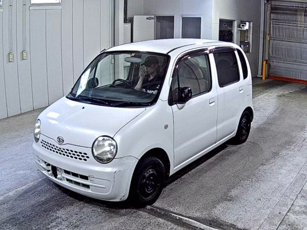 DAIHATSU MOVE LATTE