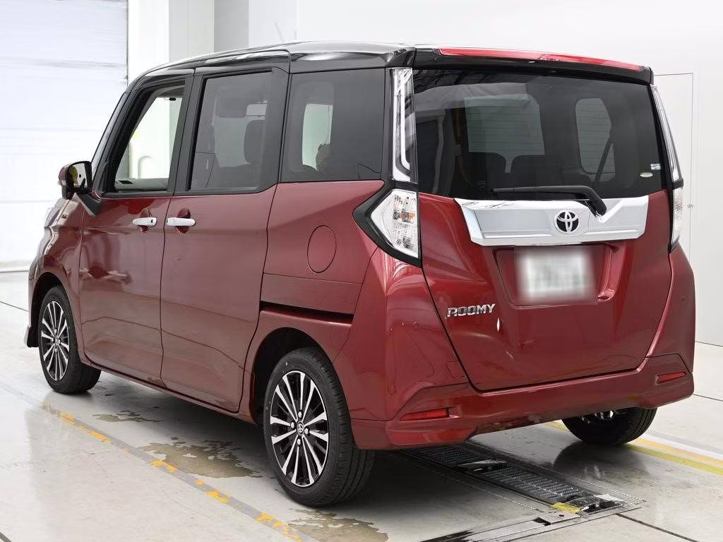 TOYOTA ROOMY