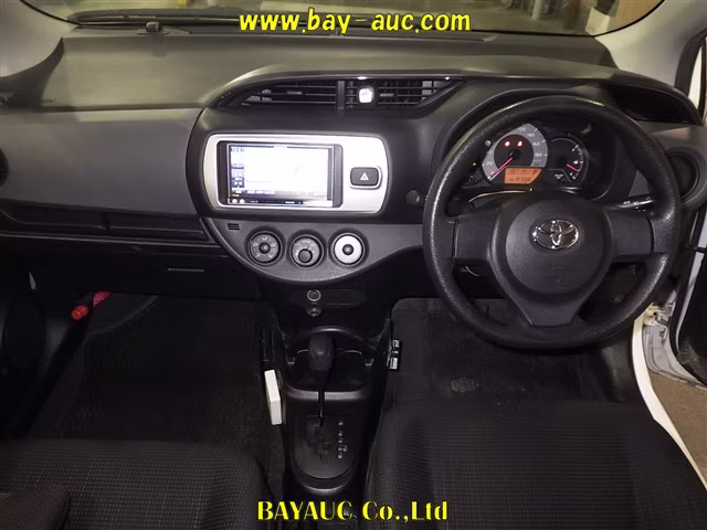 TOYOTA VITZ